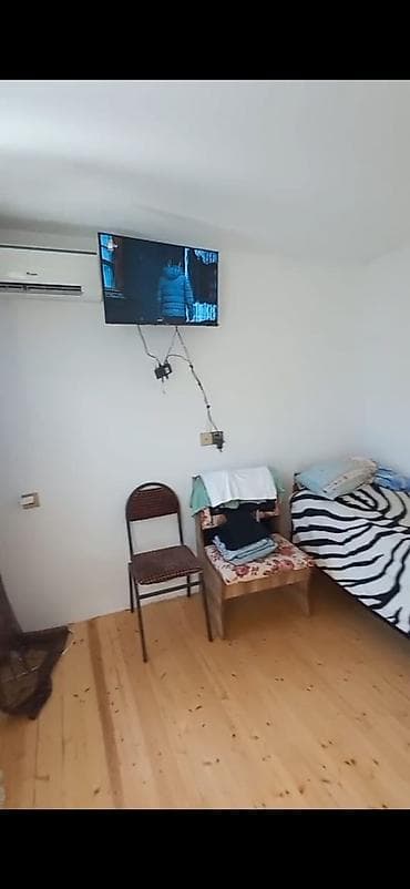 Bineqedide 1 otaqli her bir seraiti olan ev kiraye verilir icinde