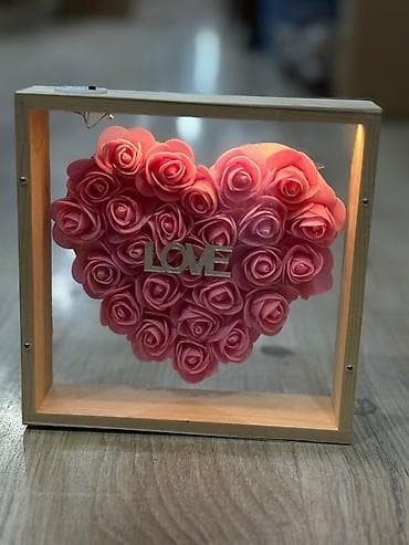 Коляски: LED işıqlı dekorativ çərçivə – “LOVE” yazılı ürək gül kompozisiyası - — 3