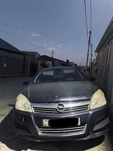 Opel Astra: 1.3 l | 2008 il 31933 km Sedan