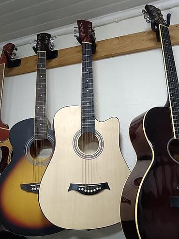 Təzə akkustik gitara