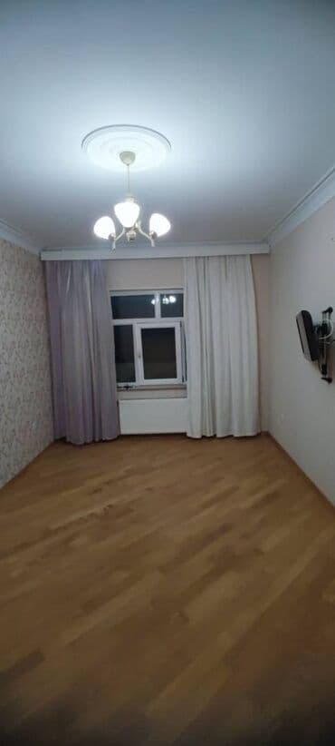 7 mikrorayon: Bakı, 3 otaqlı, Köhnə tikili, 80 kv. m — 2