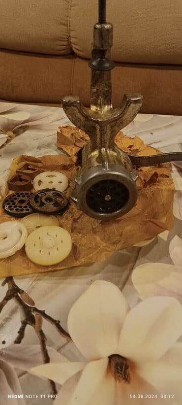 nar şirəsi çəkən: Ətcəkən 2 eded Biri yenidir 15 manata Biri istifade olunub 10 manata — 3