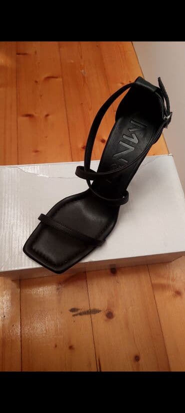 босоножки новые 36 размер: Размер: 38.5, цвет - Черный, Б/у — 1