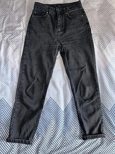 palt: Hər biri 10 Azn 1) Açıq mavi cins şalvar – S/M bədən 2) Qara cins — 2