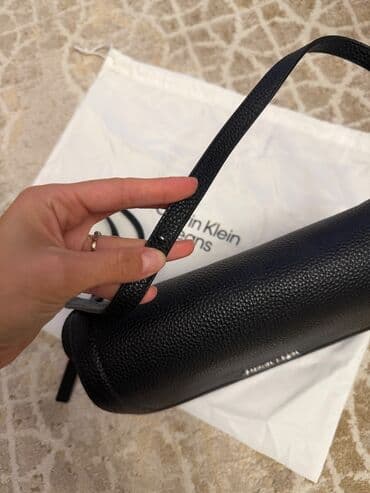 Zərgərlik əşyaları: Çiyin çantası, Calvin Klein, İşlənmiş — 2