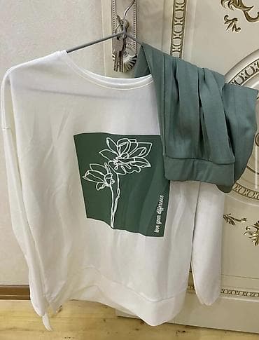 Kofta ətək ilə dəst,yeni kimidir,1-2 dəfə geyinilib,razmer M Qiymət:20