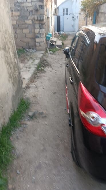 otaq yoldası: Kohne Corat merkeze cox yaxın yerde 4 otaq 2 kuxna hamam 104 kvadrat — 15