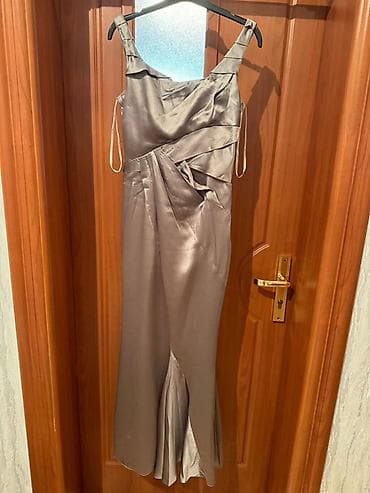 koja donlar: Zərif atlas fakturalı uzun gecə/libas paltarı. - Rəng — 2