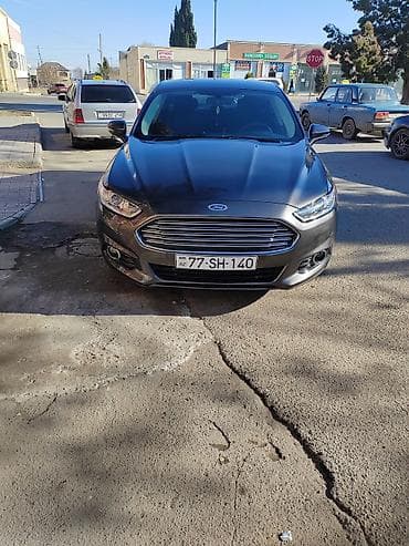 tesla model 3: Ford Fusion: 1.5 l | 2016 il 192000 km Sedan — 2