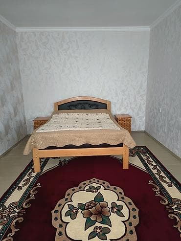 xalqlar dostluğu ev: Ağaclarla əhatə olunmuş həyəti və hasarı olan fərdi ev. Geniş yaşıllıq — 6