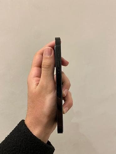 emmi tikis fabriki: IPhone 14 Pro, 128 GB, Qara, Face ID — 5