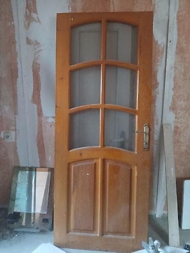 qapi ustu asmalar: Fındıq ağacından hazırlanıb.Çoox keyfiyyətli qapılardı, bu qapıdan 3 — 1