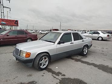 mercedes yan güzgü: Mercedes-Benz 190 (W201) sedan - Kuzov: 4 qapılı sedan, gümüşü rəng — 2