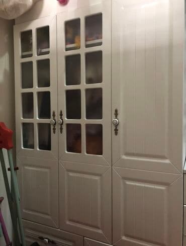 Uwaq mebeli tecili satilir dest weklinde.Isteyen elaqe saxlasin