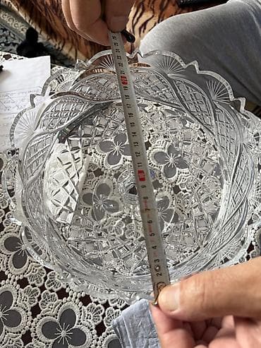 sufre: Çexiyanın xrustal meyvə qabları. Hünd 20sm, diam 24sm. Cütü 140 man — 2
