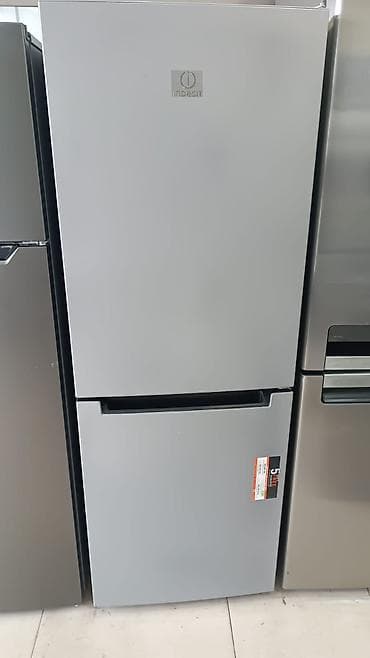 2 qapılı Indesit Soyuducu Satılır, rəng - Gümüşü