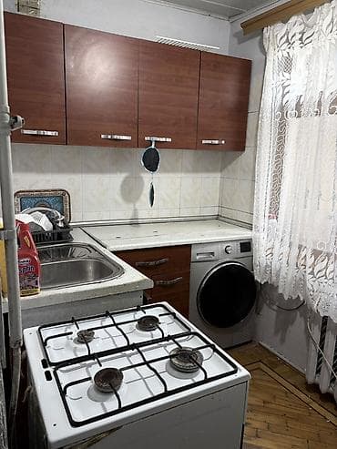 zigda heyet evi: 🏠 Kirayə verilir – İnşaatçılar metrosunun yaxınlığı 📍 Köhnə tikili — 8