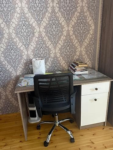 Çarpayı, dolab ve yazı masası satılır yenidiler çarpayının üstündə — 2