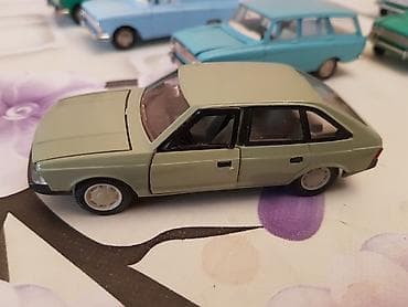 Kolleksiya üçün model avtomobillər dəsti - Miqyas: təxminən 1:43 - — 7