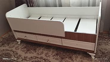 qoz: Uşaq beşiyi – çevrilə bilən model - Material: laminat/MDF — 2