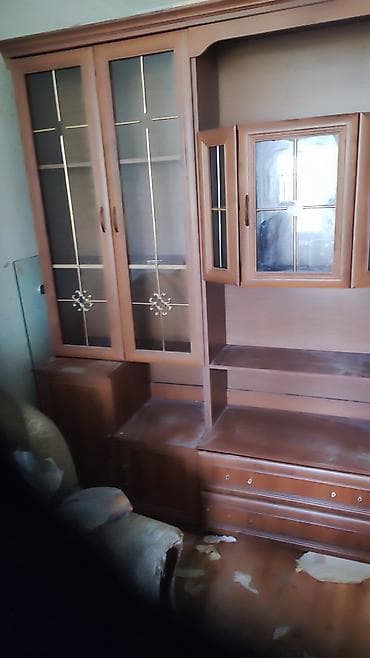 xamyak: Təcili. divan kreslo 170man. şifoner 100 man.tam deffektsiz şkaf 70 — 9