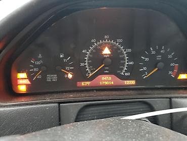 malibu arxa stop: Mercedes-Benz E-Class: 2 l | 1997 il Sedan — 8