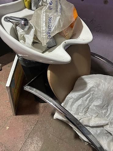 Оборудование для магазинов: Salon üçün Şkaf Güzgü Saç yuma alət qoyma əşyası 3 ay istifadə olunub — 4