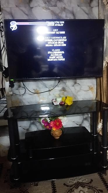 antenna tv: Salam ekran 1.8 tecili satilir barter yoxdur — 1