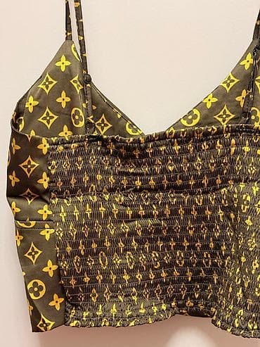 Qadınlar üçün naxışlı qısa top - Rəng: zeytun-yaşıl fon üzərində sarı — 2