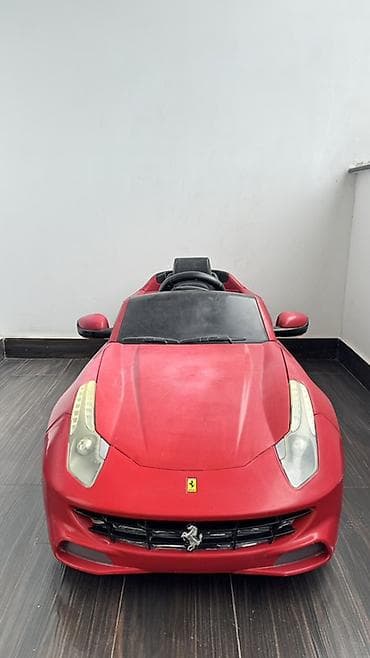 predo 3 nomre qiymeti: Uşaq üçün elektrikli minik maşını – Ferrari üslubunda, qırmızı rəng — 3