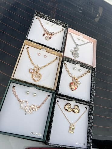 kişilər üçün trusu dəsti: GUESS brendinə aid zərgərlik aksesuarları dəsti kolleksiyası. - — 9