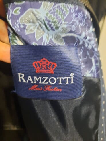 kişi ucun klassik qara kostyum: Klassik üçlük kostyum – Ramzotti - Rəng: tünd göy, incə açıq zolaqlı — 6