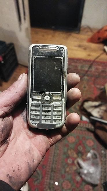 Məhsul: Köhnə model düyməli mobil telefonlar – Sony Ericsson Təsvir: -