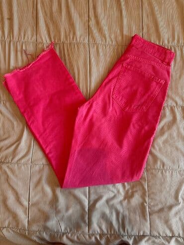 Yeni kimi az geyinilib