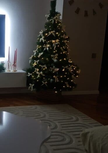 Информатика: Yeni il üçün bəzədilmiş süni şam ağacı - Material: sıx, yaşıl iynəli — 1