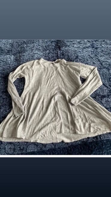 женские стрейчевые юбки: Açıq boz rəngdə uzunqol bluz. Yumşaq materialdan hazırlanıb, rahat və — 2