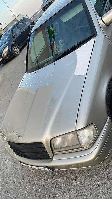bmw e39 kapot: Mercedes-Benz C-Class: 2.2 l | 1999 il Sedan — 9