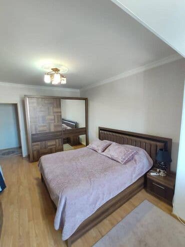 binə atçiliq: Nərimanov metrosunun yaxınlığında 5 mertebeli binanın 5-ci — 5