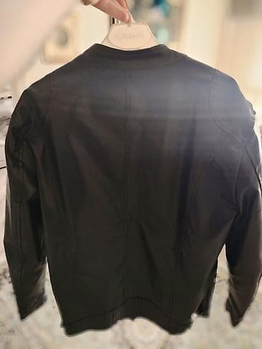Tam yeni dəri kurtka! - Rəng: qara - Yaxa: düyməli bantlı