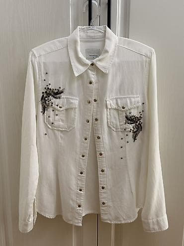 Ağ rəngli qadın köynəyi - Klassik yaxalıq və uzun qol - Ön hissədə