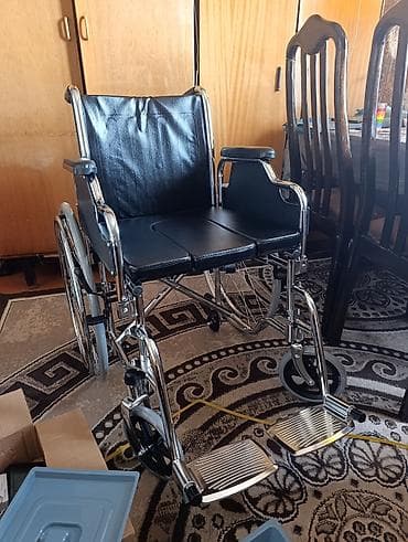 matorlu araba: Tualet funksiyalı əlil arabası (Commode Wheelchair). Pasiyentlərin — 4