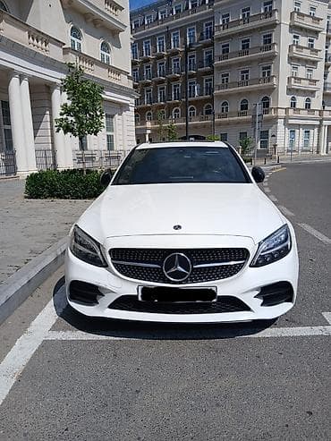 Mercedes-Benz E 300: 2 л | 2020 г. Седан