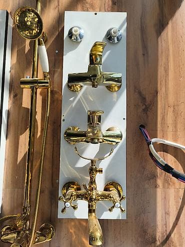 Qızılı rəngdə hamam/sanitar kran dəsti - Material: metal korpus