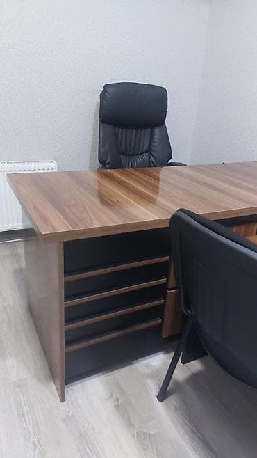 ofis alemi: Ofis masası dəsti. Hamısı birlikdə satılır cəmi bir neçə dəfə istifadə — 7