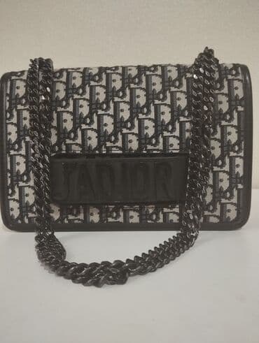 SUMKA DİOR alınıb 120 azn