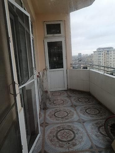 Nəsimi rayonu, 5-ci mikrorayon, Əcəmi metrosu yaxınlığı. Avtobus — 4