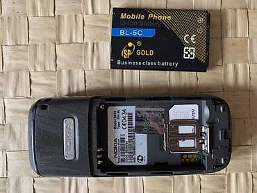 sadə telefon zəngləri: Nokia < 2 GB Memory Capacity, rəng - Qara, Düyməli — 4