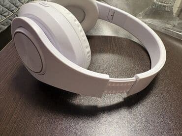 Динамики и колонки: Ağ rəngli naqilsiz/naqilli qulaqlıq Xüsusiyyətlər: - Bluetooth — 4