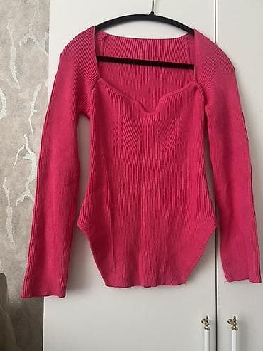 - Məhsul: Qadın trikotaj bluz/sviter - Rəng: Parlaq çəhrayı - Model