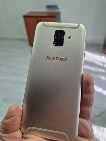 samsung s6 edge plus ekran: Samsung Galaxy A6, 32 GB, rəng - Qızılı, İki sim kartlı — 2